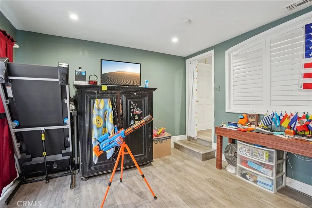 3336 Cherokee Avenue, South Gate, California 90280 home-pic-14